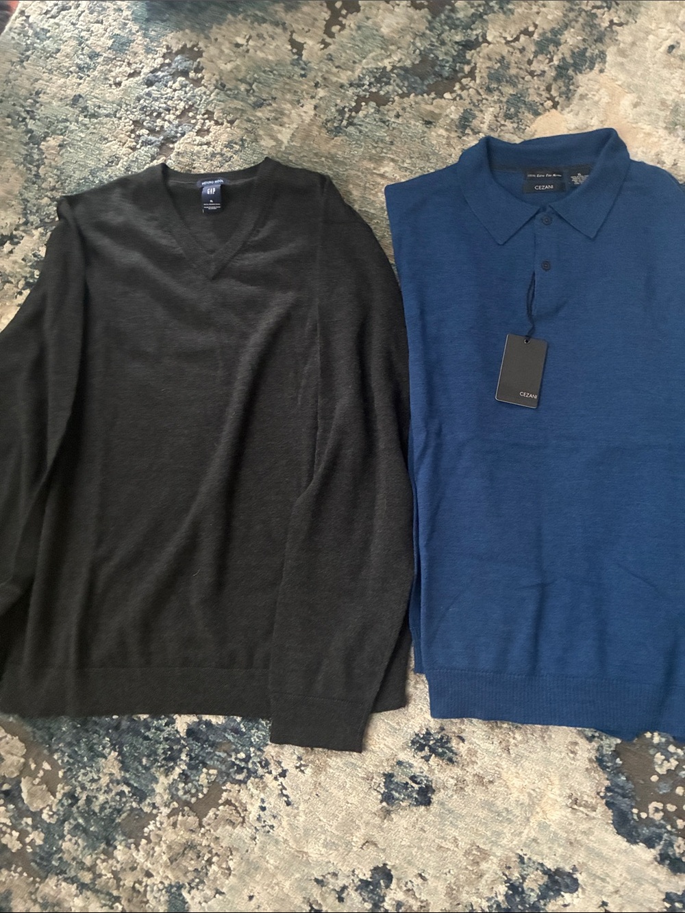 Gap Men's V-Neck Sweater - Black Cezani collar blue sweater